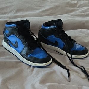 Nike Air Jordan Mid Big Kids Sneakers Black and Blue Size 6